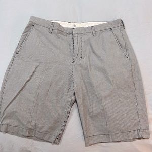 J crew like new men’s shorts!